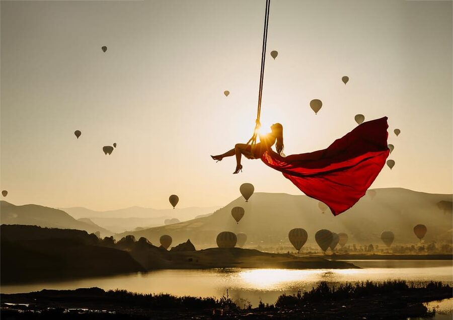 Cappadocia: Taking photo with Swing at hot air balloon view - Is $803 per person good value?