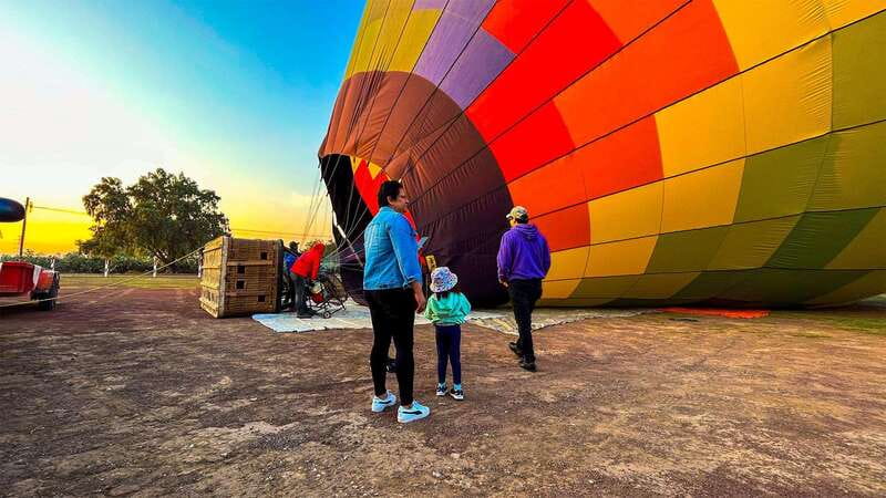 CDMX: Teotihuacan Balloon Flight with Optional Pyramids Tour - Obsidian, tequila, and lunch