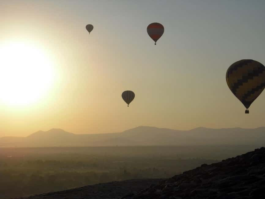 CDMX: Teotihuacan Hot Air Balloon with Breakfast - The balloon ride above Teotihuacan