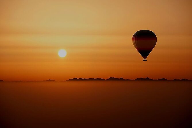 Dubai Hot Air Balloon Sunrise Sightseeing Ride - The best part is the changing morning light