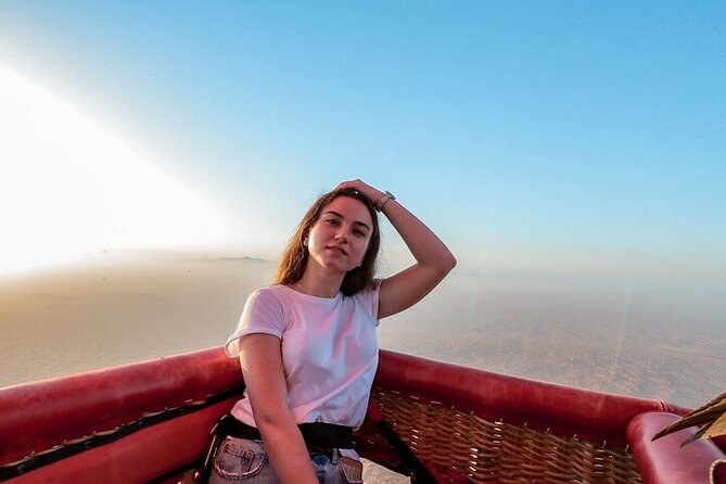 Dubai Hot Air Balloon Tour with Breakfast Camel Ride and Transfer - What the 40 to 60 minute flight feels like