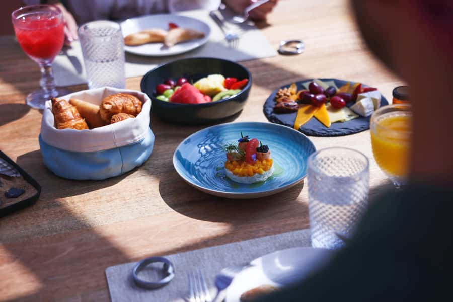 Dubai: Luxury Balloon Flight with Michelin-Curated Breakfast - Before dawn, Dubai gives way to the desert