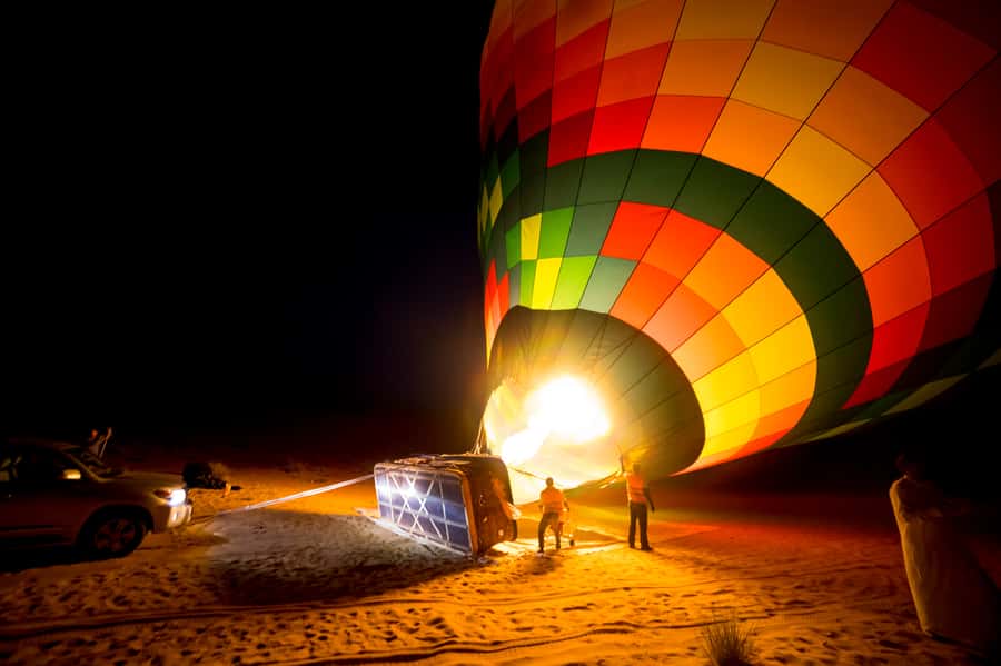 Dubai: Private Hot Air Balloon Tour Over the Dubai Desert - Who should book this balloon flight?