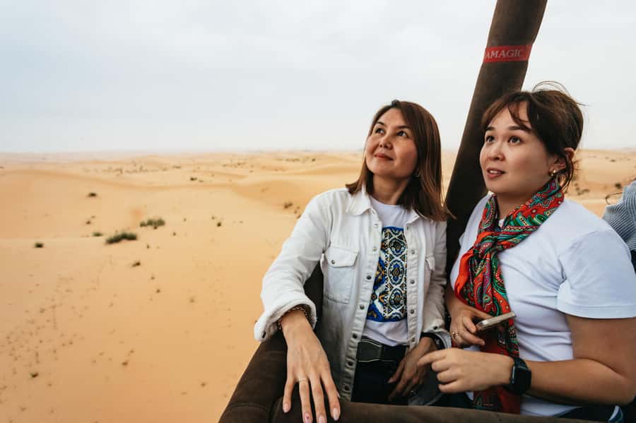 Dubai: Sunrise Balloon Flight with Camel Ride & Breakfast - A few practical cautions