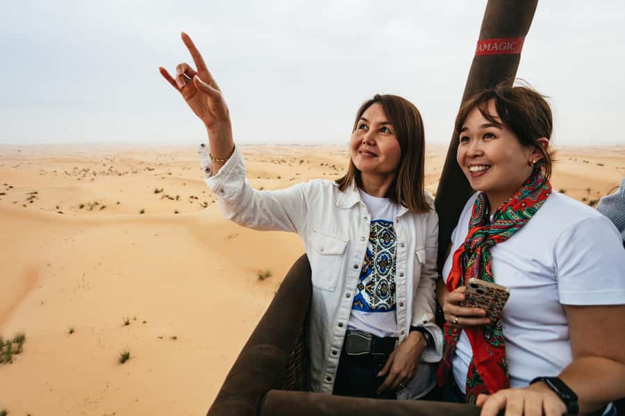 Dubai: Sunrise Hot Air Balloon Tour Over the Desert - The 3:30 a.m. start and the ride to Margham