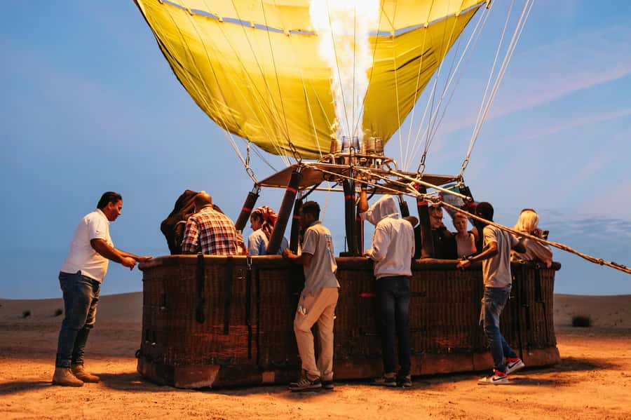 Dubai: Sunrise Hot Air Balloon Tour Over the Desert - Sunrise from 4,000 feet