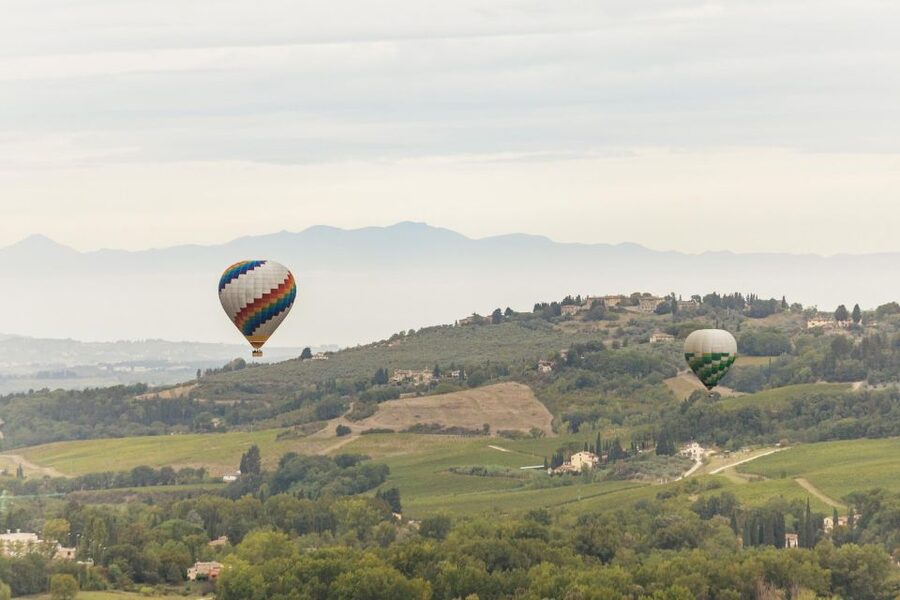 Florence: Balloon Flight Over Tuscany - Landing, sparkling wine, and a Tuscan breakfast