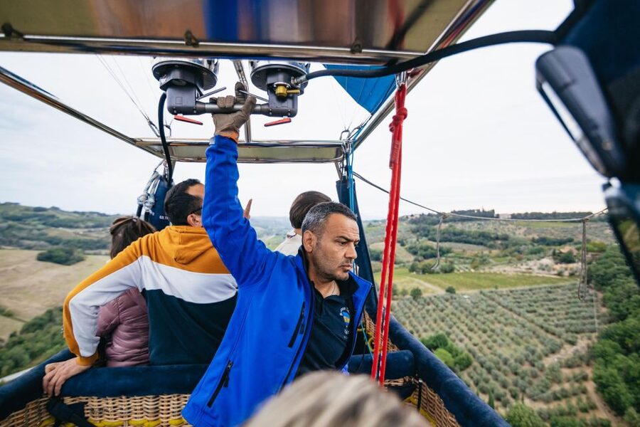 Florence: Balloon Flight Over Tuscany - Who should book this flight
