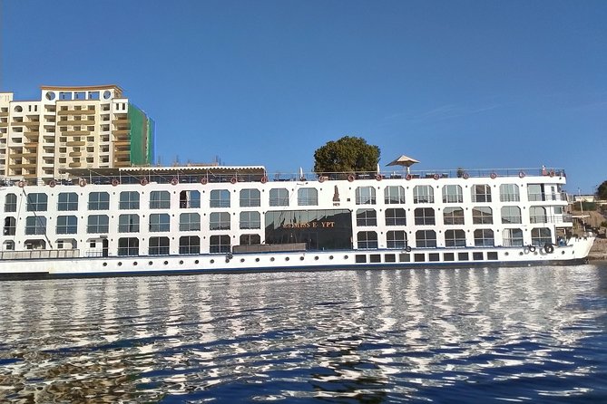 From Aswan: 2 Night-3 Day Nile Cruise & Hot Air Balloon Ride - A three-day Nile route with a very early start