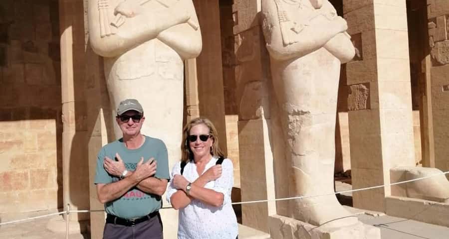From Aswan: 4-Days 3-Night Nile Cruise with Hot Air Balloon - The guides can shape the whole experience