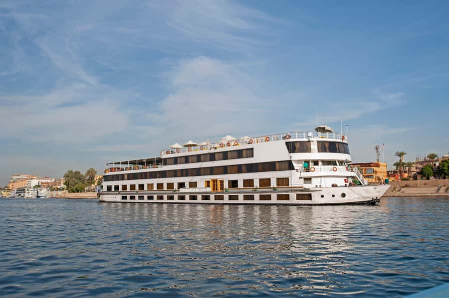From Aswan: 5-Day Nile Cruise to Luxor with Hot Air Balloon - Four nights between Aswan and Luxor
