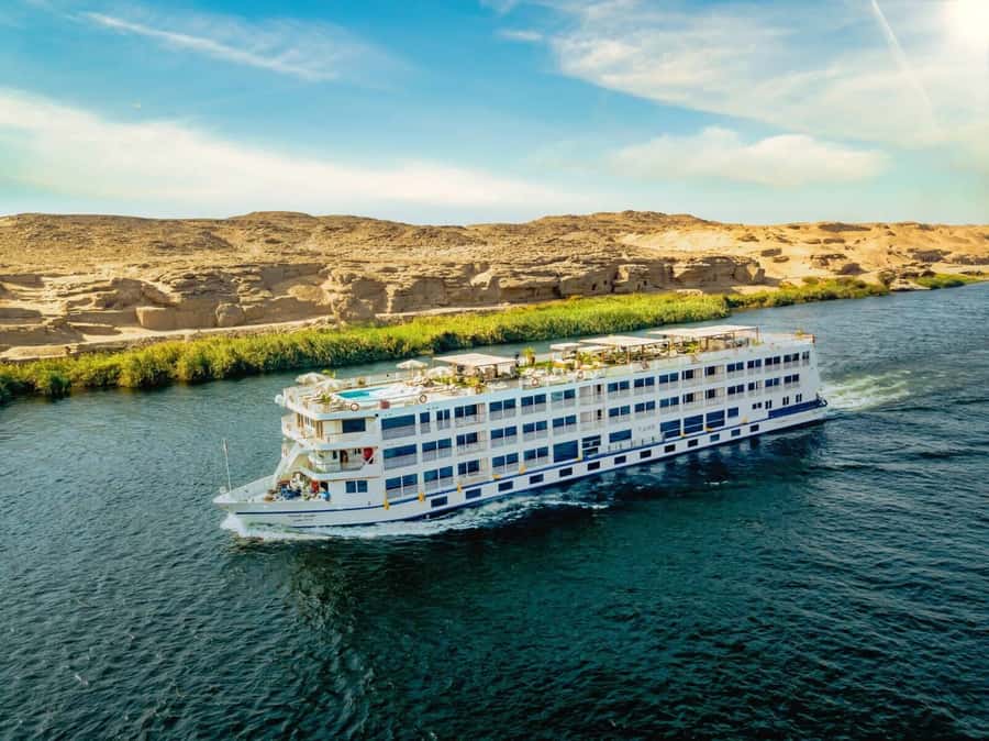 From Aswan: 5-Day Nile Cruise to Luxor with Hot Air Balloon - Guides, communication, and the real risk