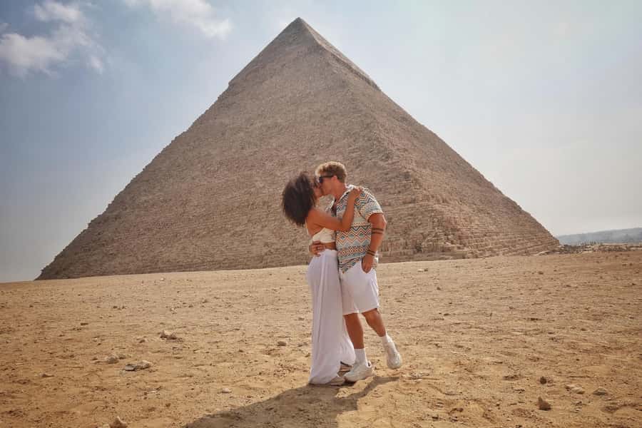 From Cairo: 11-Day Tour, Nile Cruise, Flights, Balloon - Day 8: Alexandria’s catacombs, library, and sea fortress