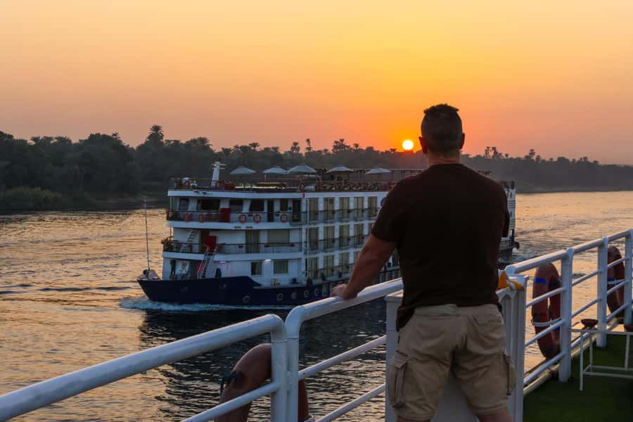 From Cairo: 3-Day Nile Cruise with Hot Air Balloon & Flights - Day 2: Balloon light, royal tombs, and Karnak’s huge columns