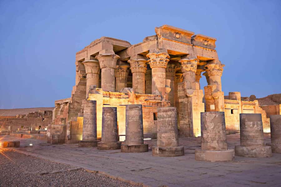 From Cairo: 5-Day Nile Cruise to Aswan & Balloon by Flights - Day three: Edfu by carriage and the double temple at Kom Ombo