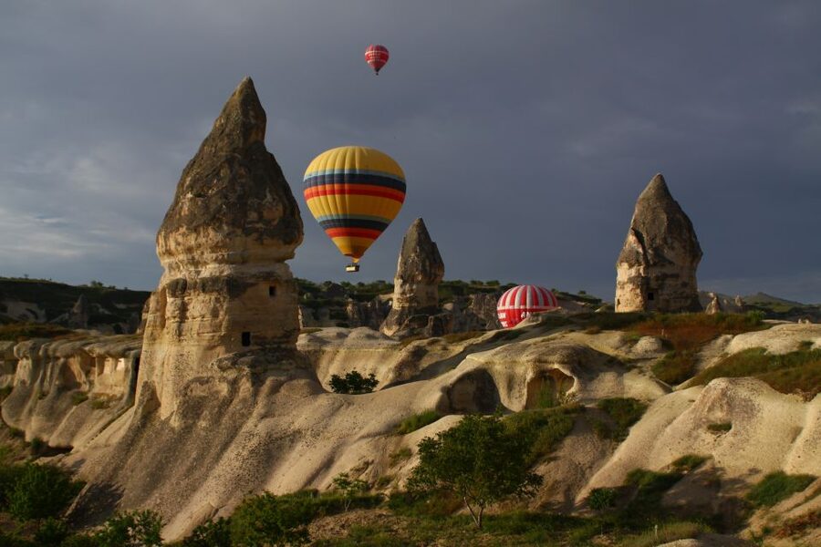 From Istanbul: Cappadocia Highlights 2-Day Tour with Balloon - Uçhisar Castle gives you the big picture