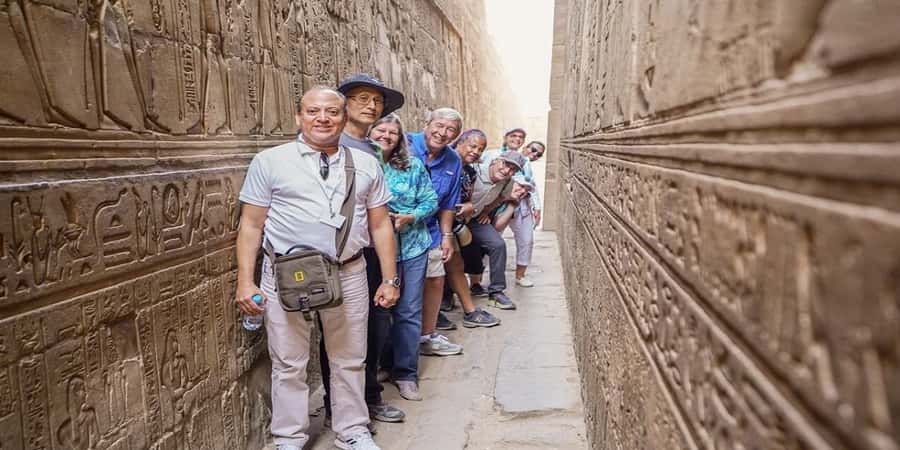 From Luxor: 4-Day Nile Cruise to Aswan with Balloon Ride - Day 1: Luxor Temple, Karnak, and boarding the ship