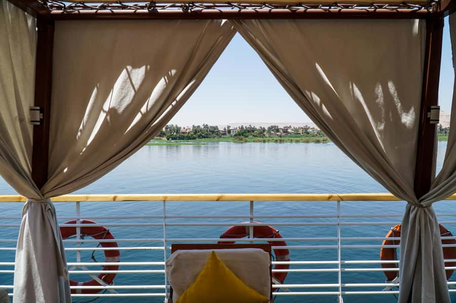 From Luxor: 7-Day Nile Cruise to Aswan with Hot Air Balloon - Day 1: Karnak, a felucca, and your first night aboard