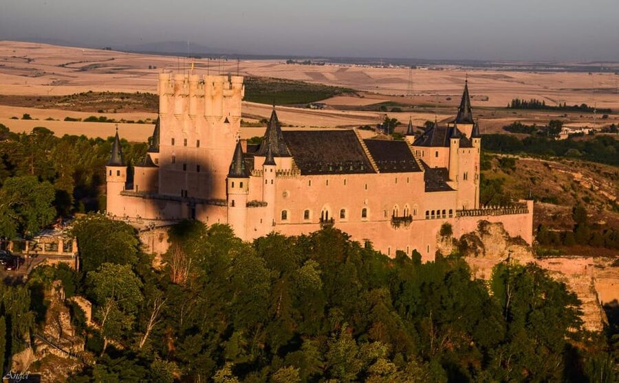 From Madrid: Hot Air Balloon over Segovia with Transfer - Safety briefing and takeoff in Segovia