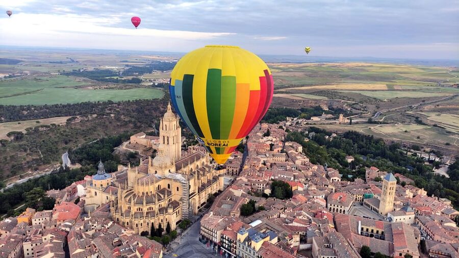 From Madrid: Hot Air Balloon Ride in Segovia with Pickup - The 30-minute safety briefing