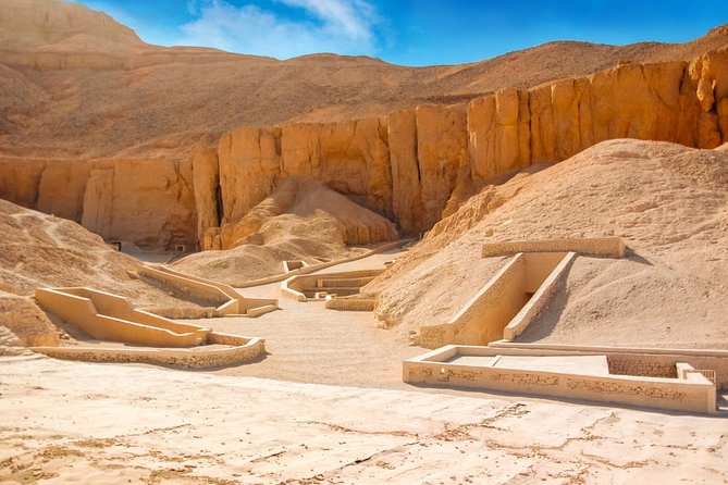 Full Day Tour of luxor East and West with hot air balloon over luxor - Lunch at a four-star restaurant