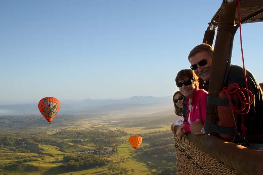Gold Coast: Hot Air Balloon Flight, Sparkling Wine & Photos - At a glance