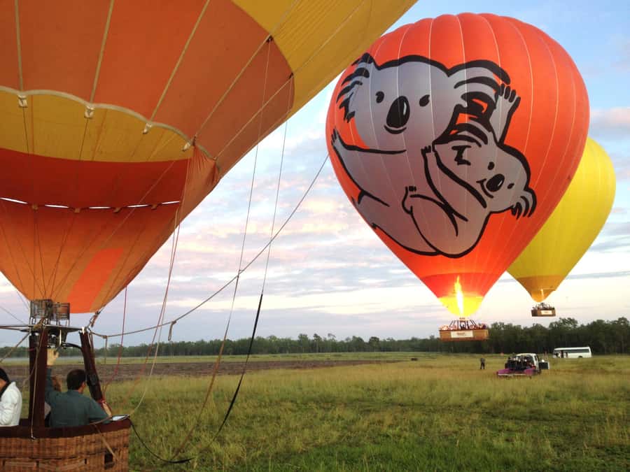 Gold Coast: Hot Air Balloon Flight, Sparkling Wine & Photos - Languages, flexibility, and cancellation