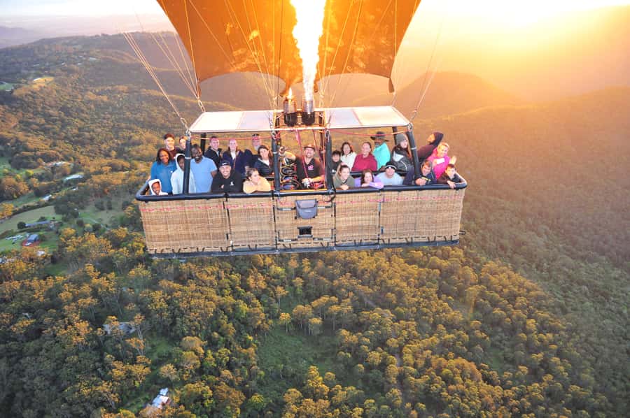 Gold Coast: Hot Air Balloon Flight with Buffet Breakfast - Key points at a glance