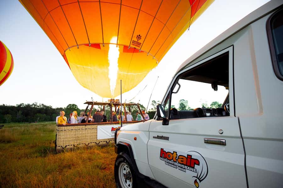 Gold Coast: Hot Air Balloon, Winery Breakfast & iFly - Who will enjoy this day most?