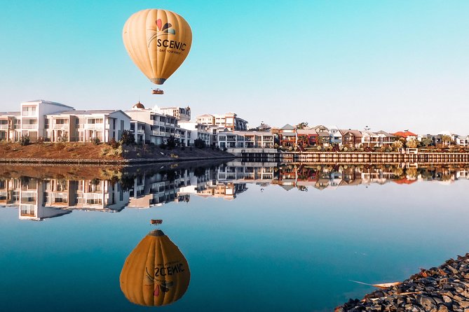 Gold Coast Hot Air Balloon with 5 Star Champagne Buffet Breakfast - A quiet start above the Gold Coast