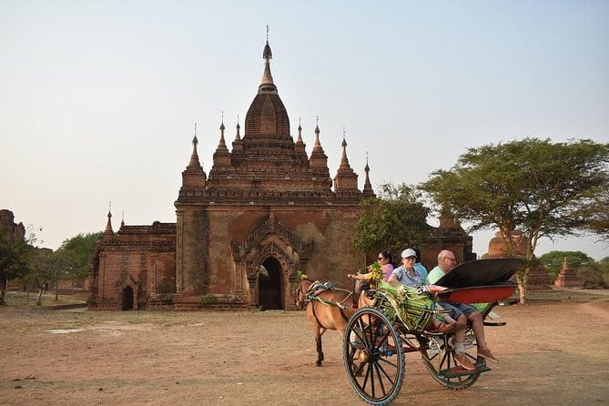 Golden Eagle Ballooning Myanmar - Breakfast before the view, a drink after landing