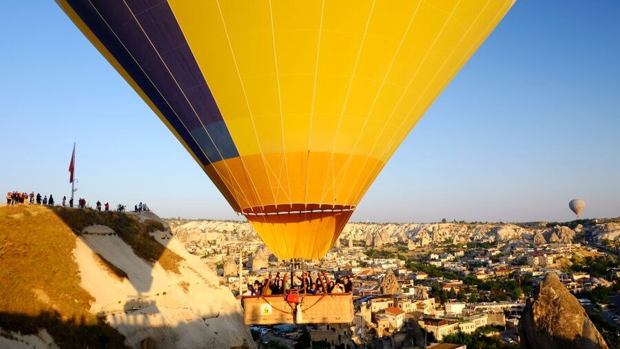 Goreme: Budget Hot Air Balloon Ride over Cappadocia - Forty-five minutes above the Fairy Chimneys