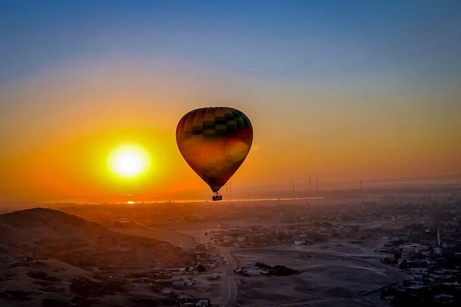 Guided Hot Air Balloon Tour in Luxor - Coffee, cake, and the motorboat crossing