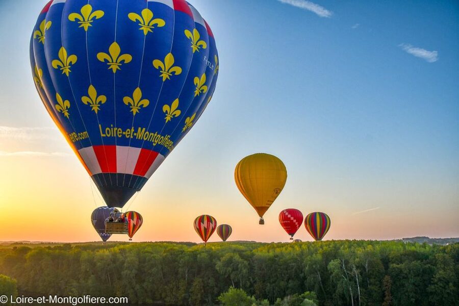Hot Air Balloon Flight above the Castle of Chenonceau - What the hour in the air feels like