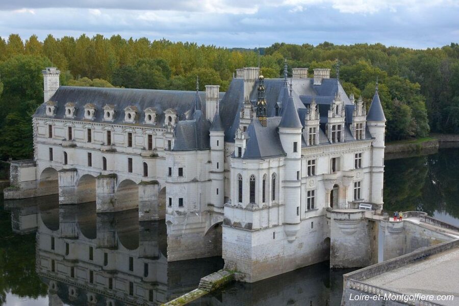 Hot Air Balloon Flight above the Castle of Chenonceau - Landing, local food, and the first-flight ceremony