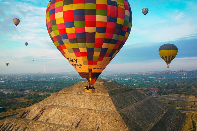 Hot Air Balloon Flight and Tour of the Majestic Pyramids - Why the balloon ride is the star