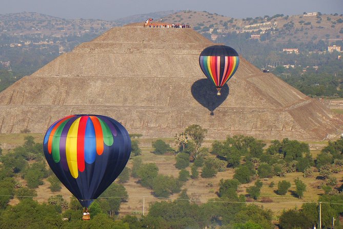 Hot Air Balloon Flight and Tour of the Majestic Pyramids - Two hours at Teotihuacan, without a guide