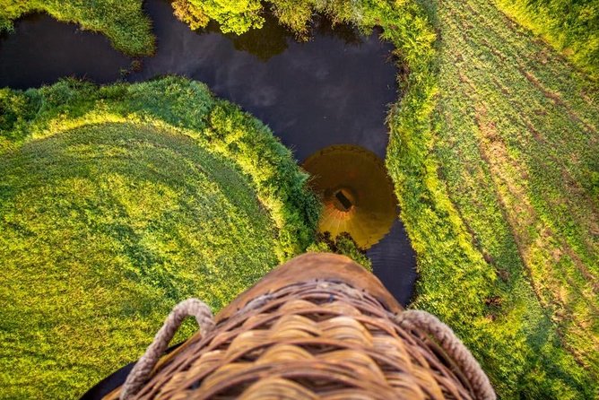 Hot Air Balloon Flight Brisbane with Vineyard Breakfast - Who will enjoy this morning most