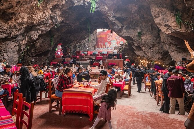 Hot air balloon flight in Teotihuacán + Breakfast in a Cave - Leaving Mexico City before dawn