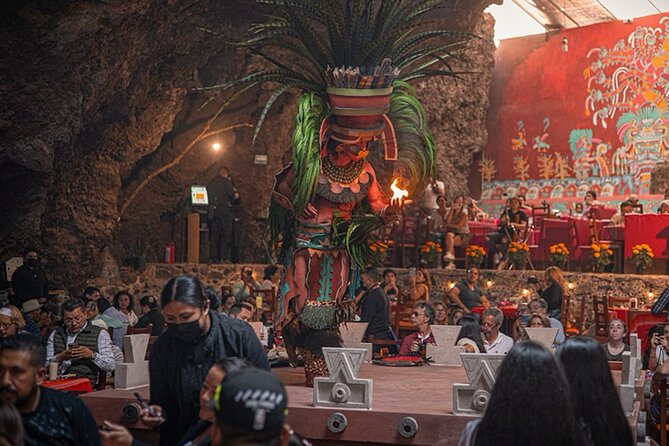 Hot air balloon flight in Teotihuacán + Breakfast in a Cave - Two hours at the Teotihuacán pyramids