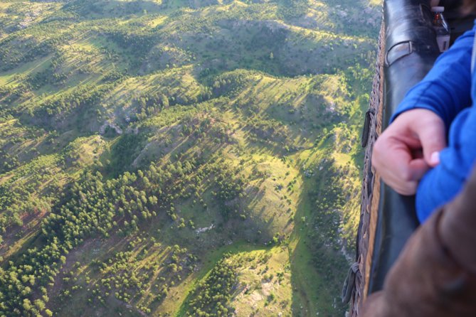 Hot Air Balloon Flight Over Black Hills - Pilots, crew, and the human side of the ride