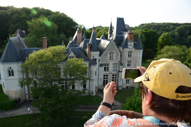 Hot Air Balloon Flight over the castle of Chenonceau / France - Landing and the 4x4 Return