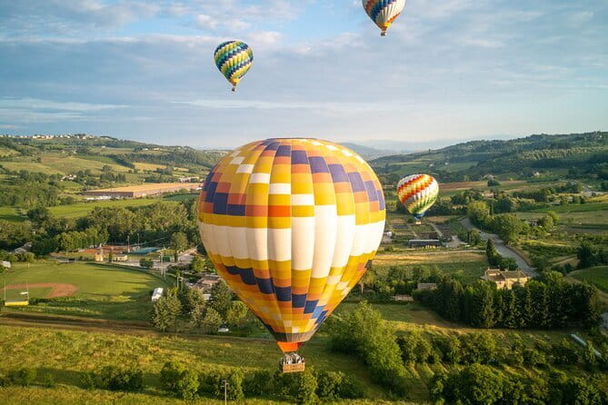 Hot Air Balloon Flight Over Tuscany from Siena - Watching the balloon come alive