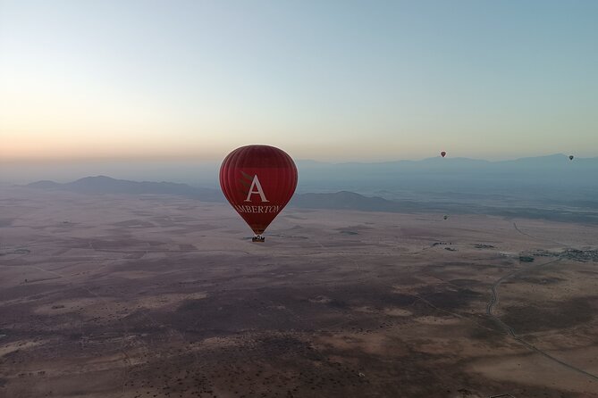 Hot air balloon flight to Marrakech in a small group. Breakfast - Communication and group size