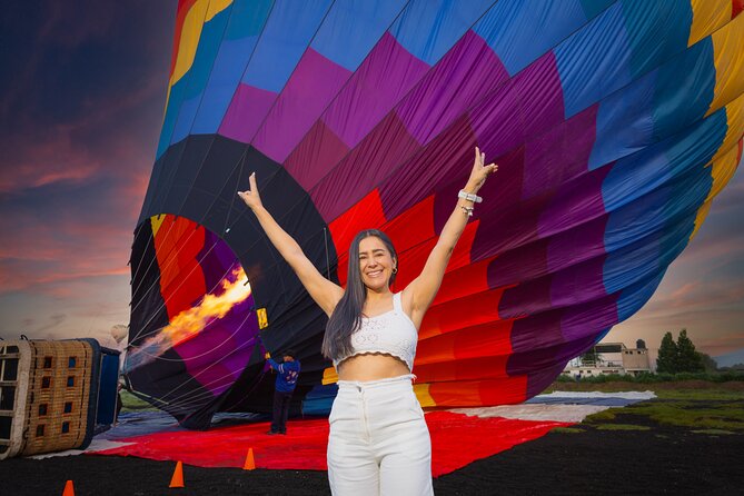 Hot Air Balloon Flight with Breakfast Cave and Pyramids Tour - What happens at the balloonport before takeoff