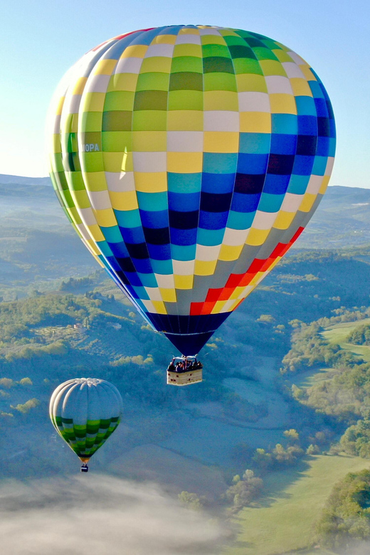 Hot Air Balloon Flights near San Gimignano - One hour above valleys, vineyards, and lakes