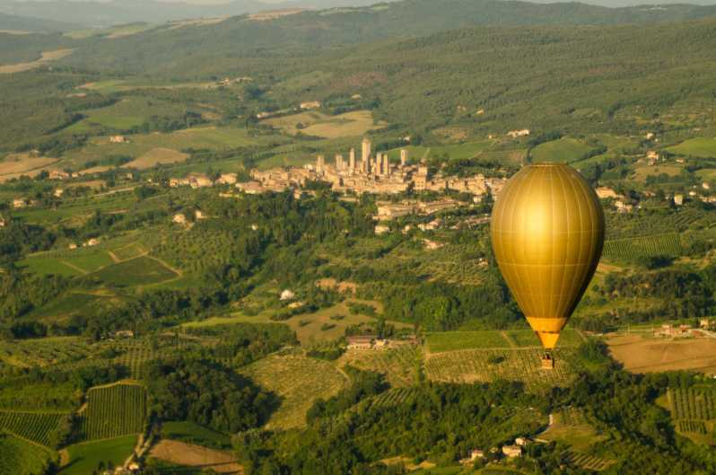 Hot Air Balloon Flights near San Gimignano - Watching the balloon come to life