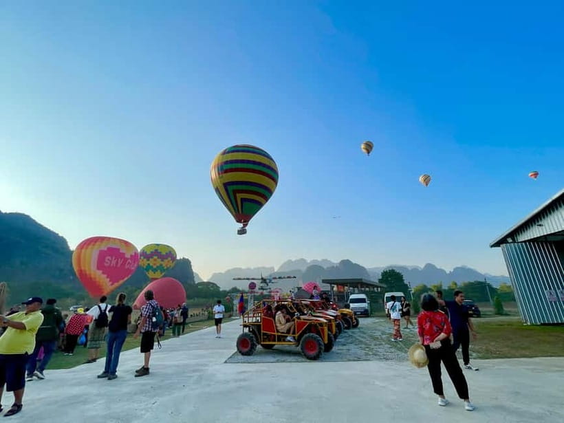 Hot Air Balloon in VangVieng pick up-drop off - The pickup and launch process in Vang Vieng
