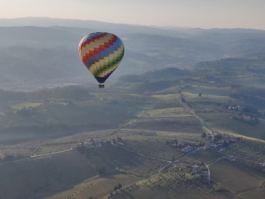Hot Air Balloon, Pienza, Montalcino, Val D'orcia - A one-hour flight guided by the breeze