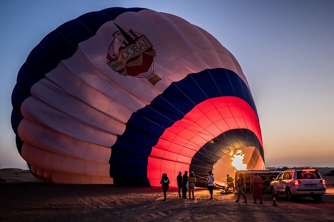 Hot Air Balloon Ride & In-flight Falcon Show including Transfers - Before sunrise: the morning begins at 4:00 am